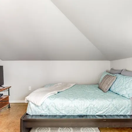 Walk Score 90!!-Historic Downtown District-2 Blocks To Famous Forsyth Park- Huge Private Patio-Private Parking Savannah Exterior foto