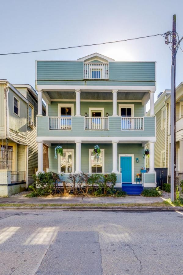 Walk Score 90!!-historic Downtown District-2 Blocks To Famous Forsyth Park- Huge Private Patio-private Parking
